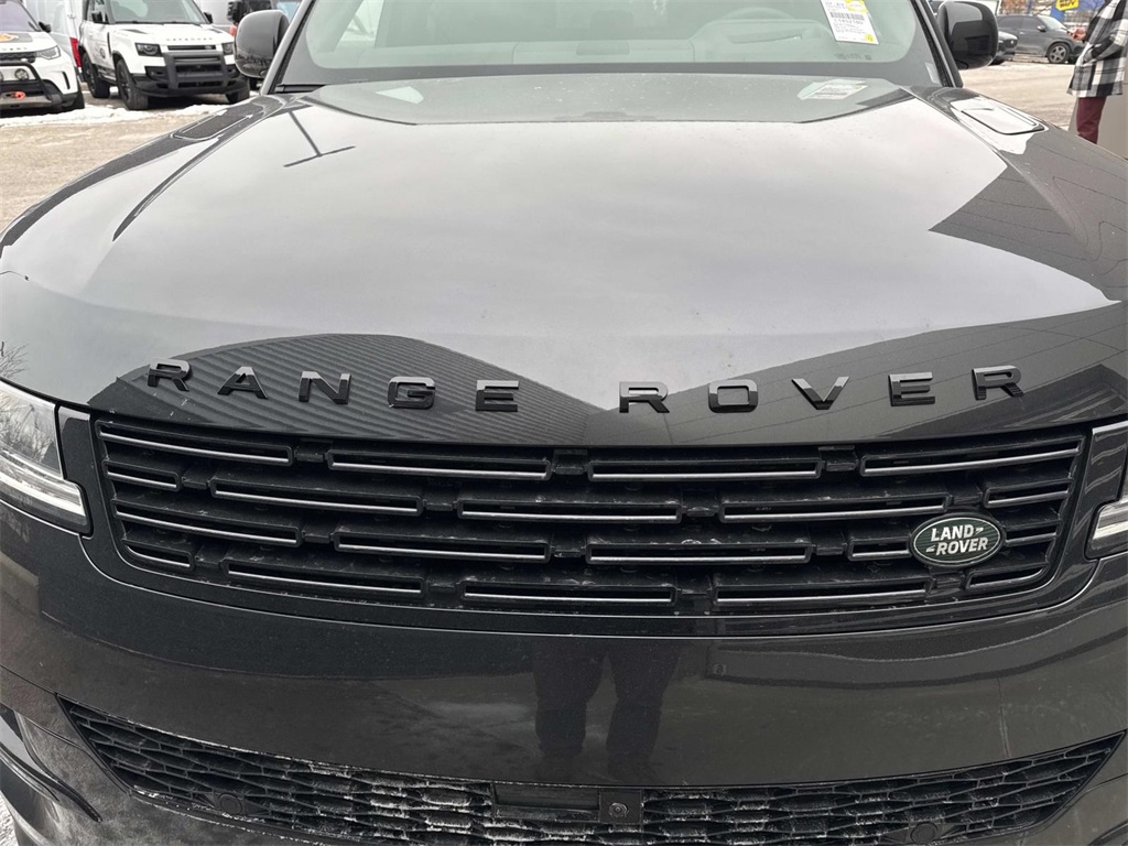 2025 Land Rover Range Rover Sport SE photo 10