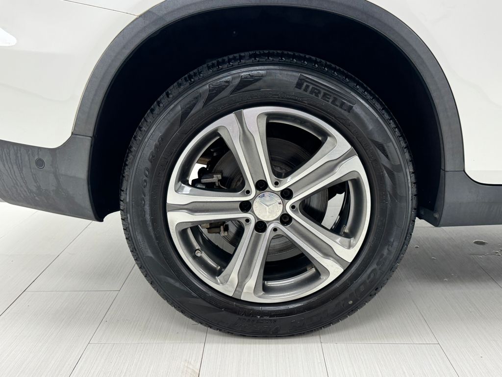 2017 Mercedes Benz GLC 300 4MATIC photo 39