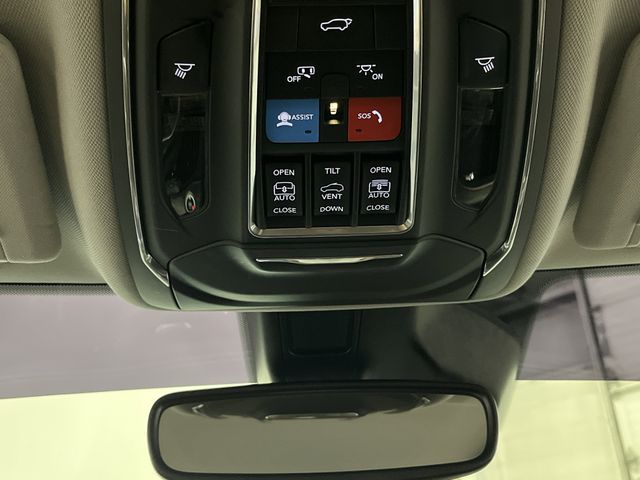 2022 Jeep Grand Cherokee Limited photo 24