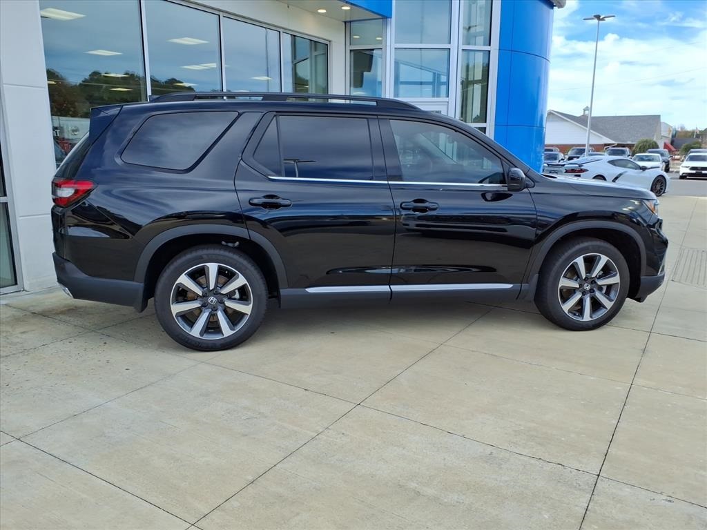 2025 Honda Pilot Touring photo 2
