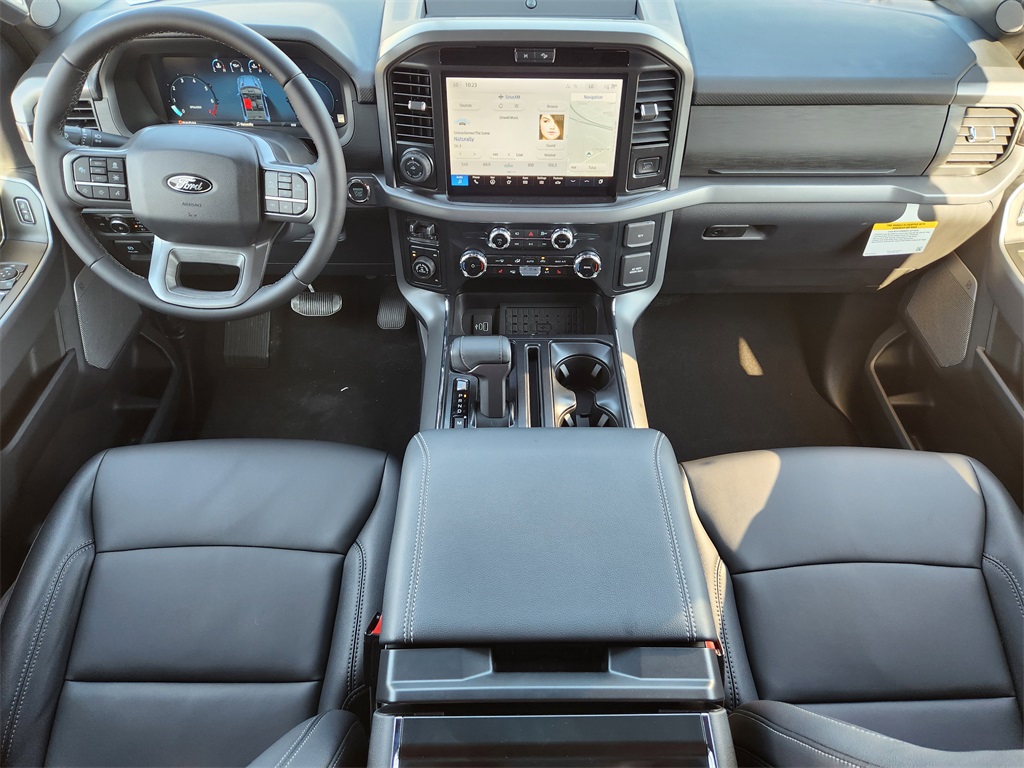 2025 Ford F-150 XLT photo 18