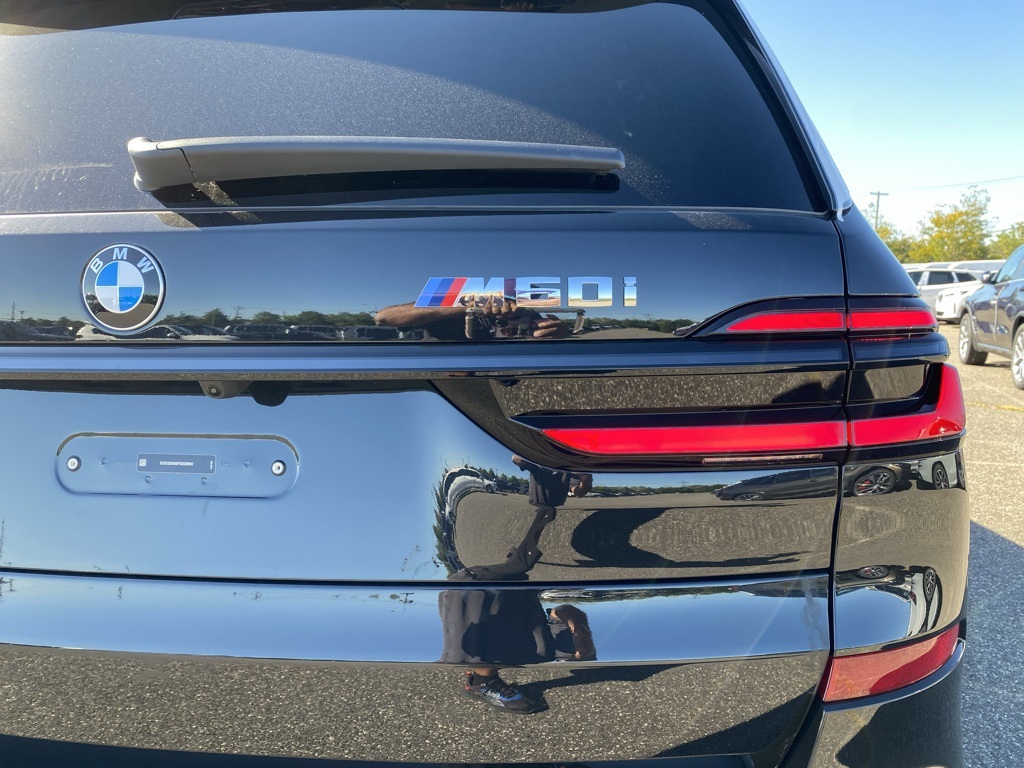 2026 Bmw X7 M60i photo 2