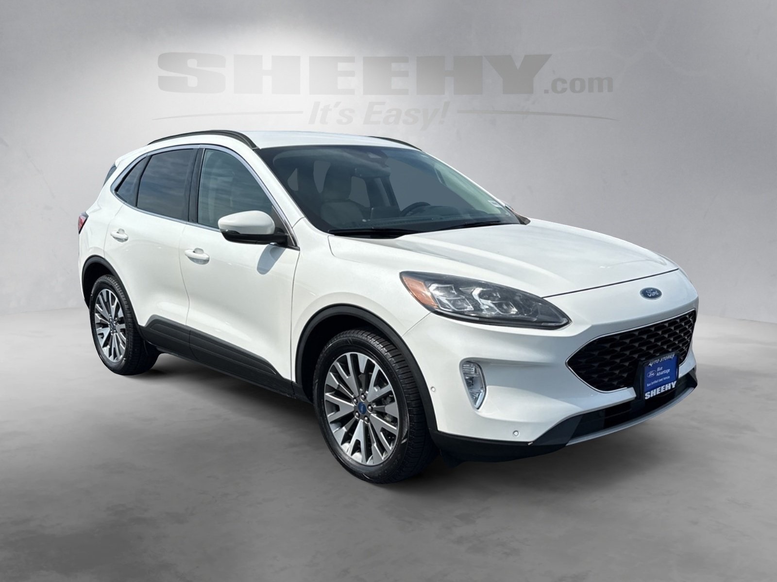 2020 Ford Escape Titanium Hybrid photo 17