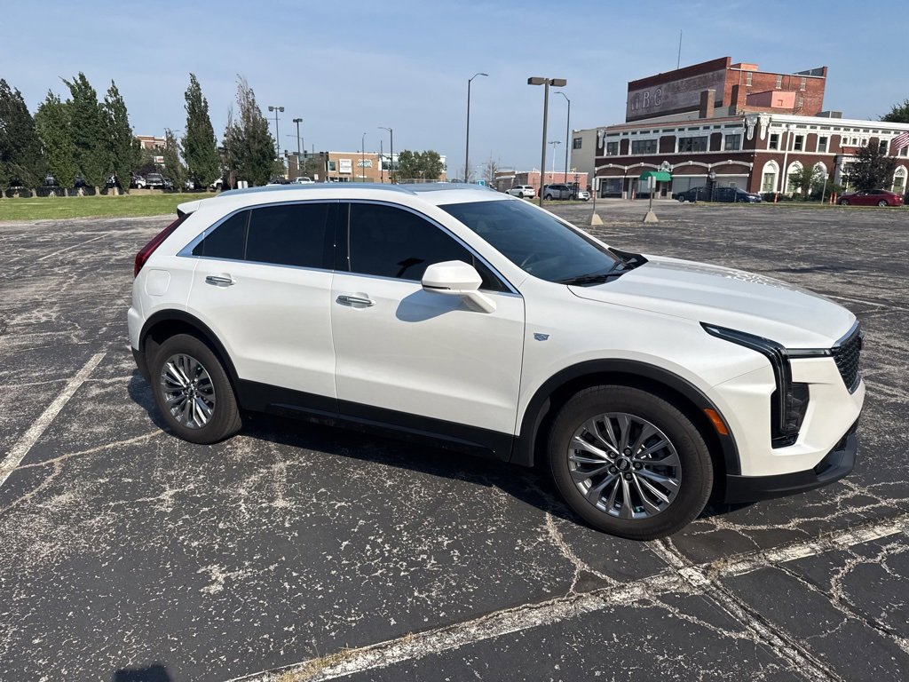 Used 2024 Cadillac XT4 Premium Luxury with VIN 1GYFZDR46RF252837 for sale in Kansas City