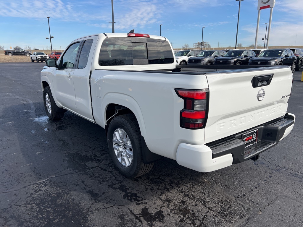 2024 Nissan Frontier SV photo 6