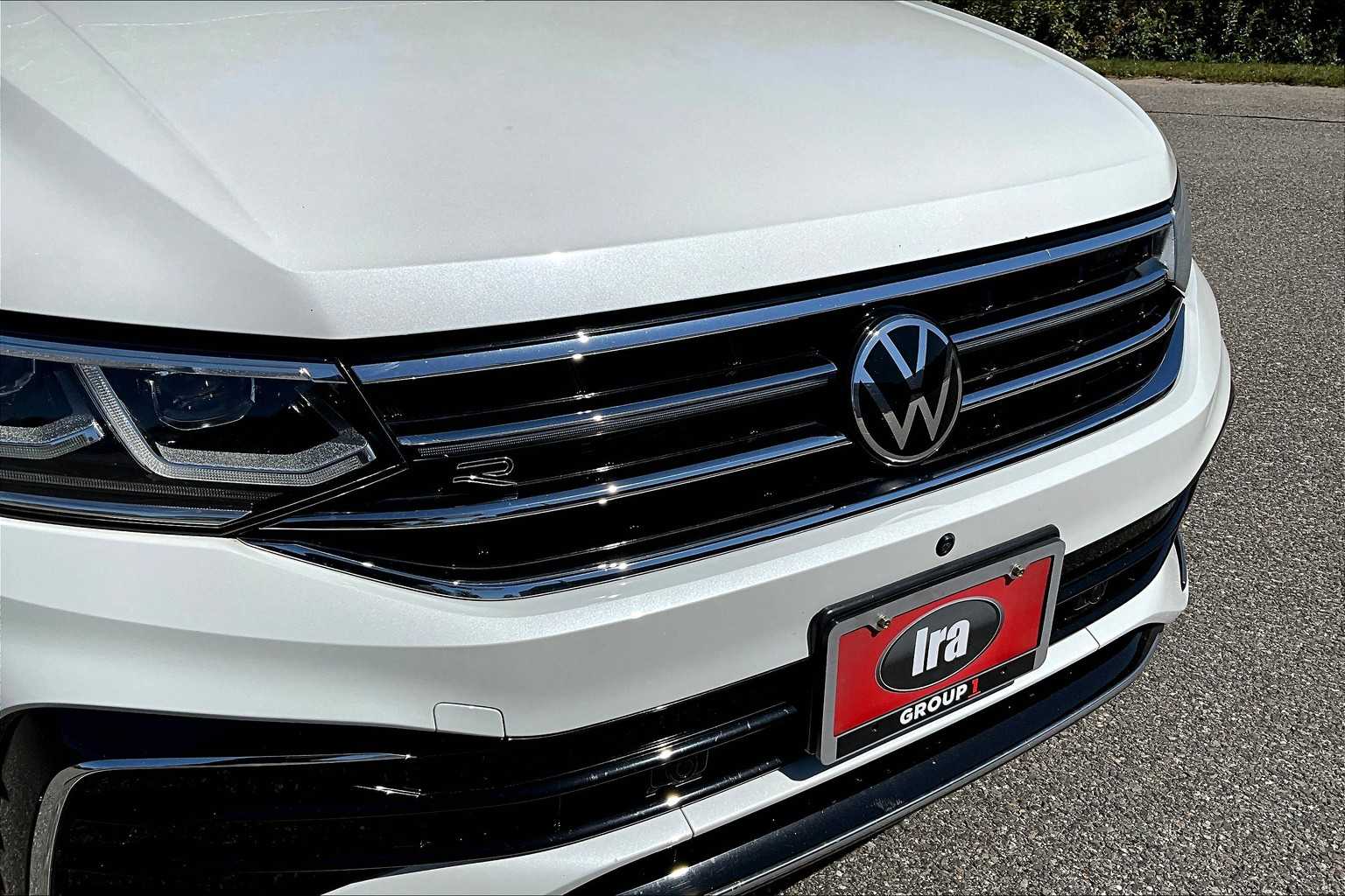 2023 Volkswagen Tiguan SEL R-Line Black photo 58