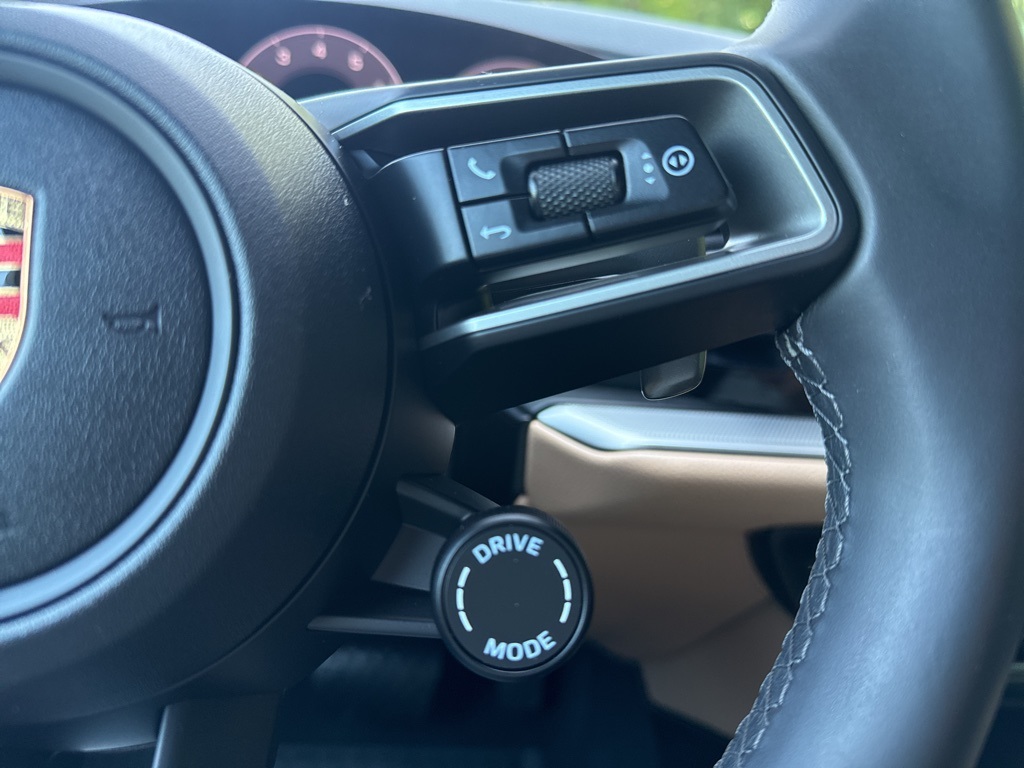 2024 Porsche Cayenne Base photo 23