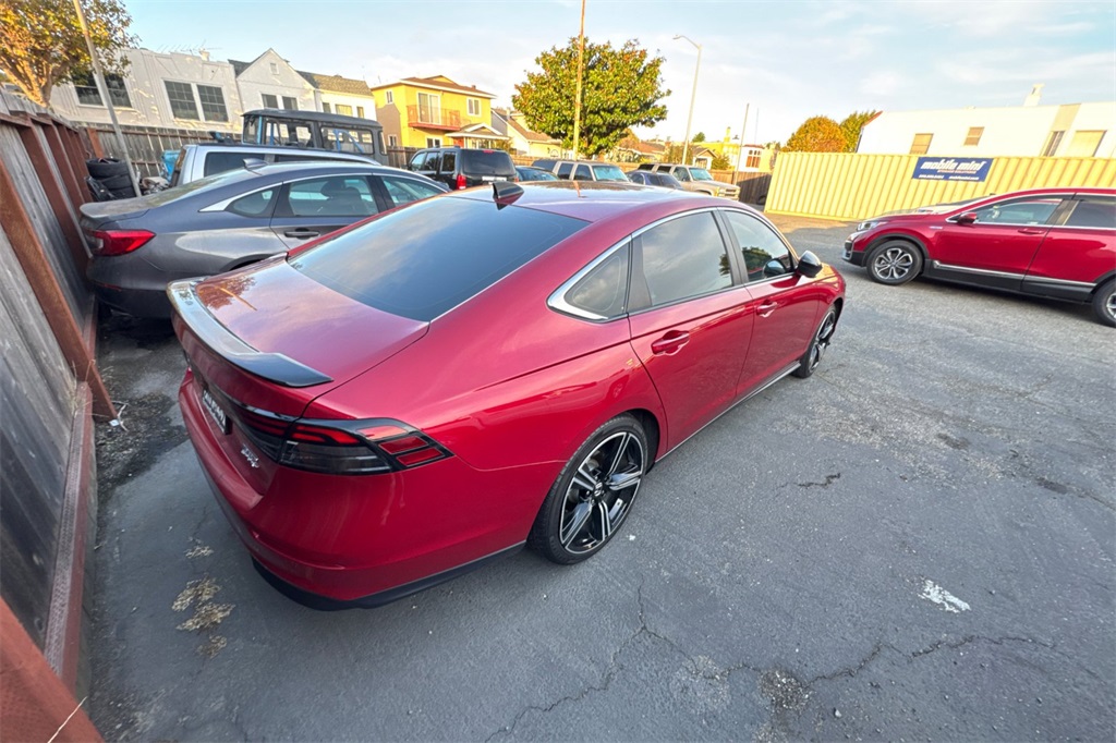 2024 Honda Accord Hybrid Sport photo 2