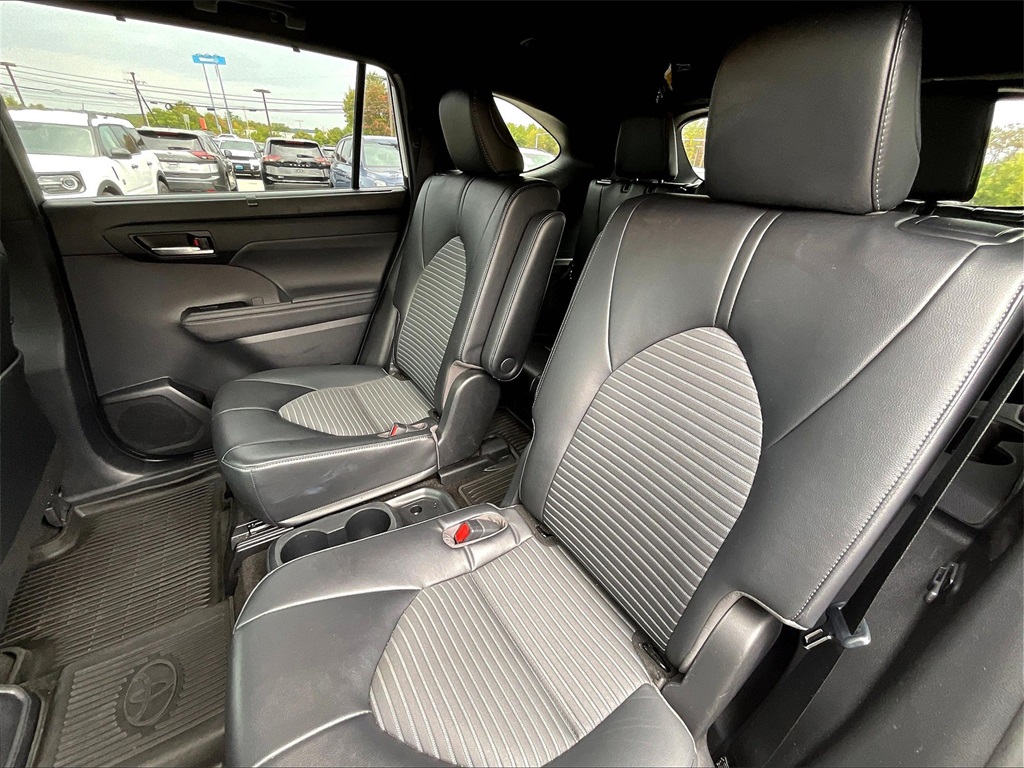 2023 Toyota Highlander XSE photo 14