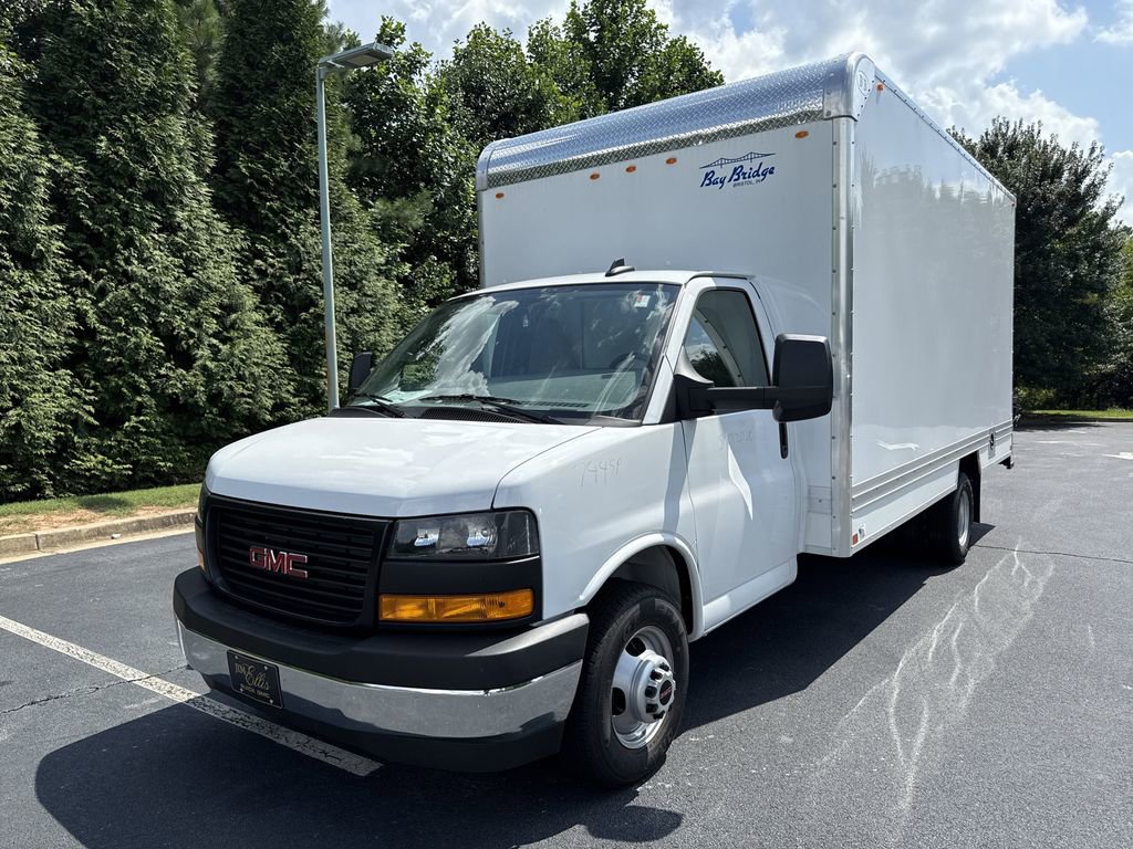 2025 Gmc Savana Cutaway 3500 photo 3