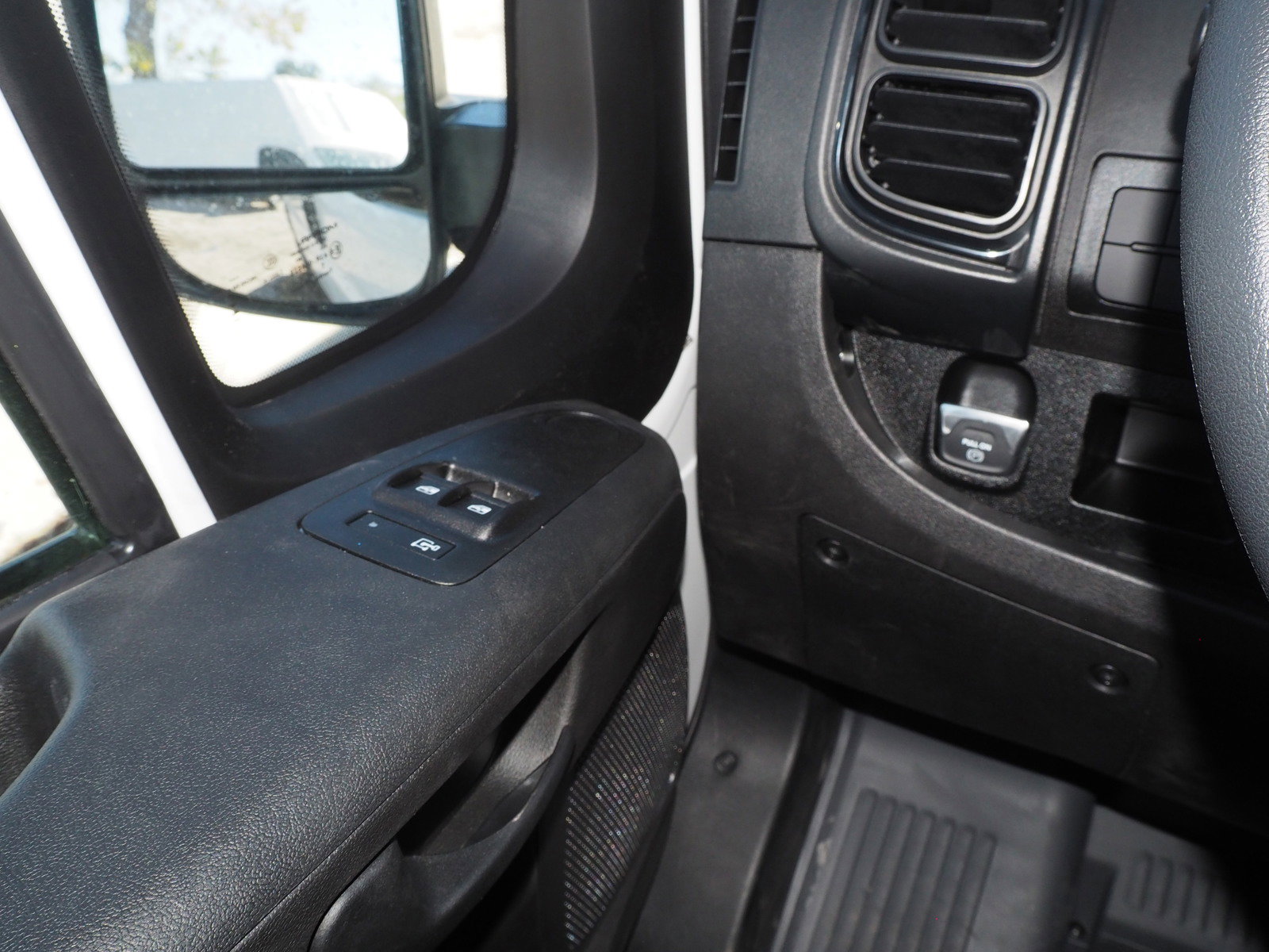 2025 Ram ProMaster 2500 photo 17