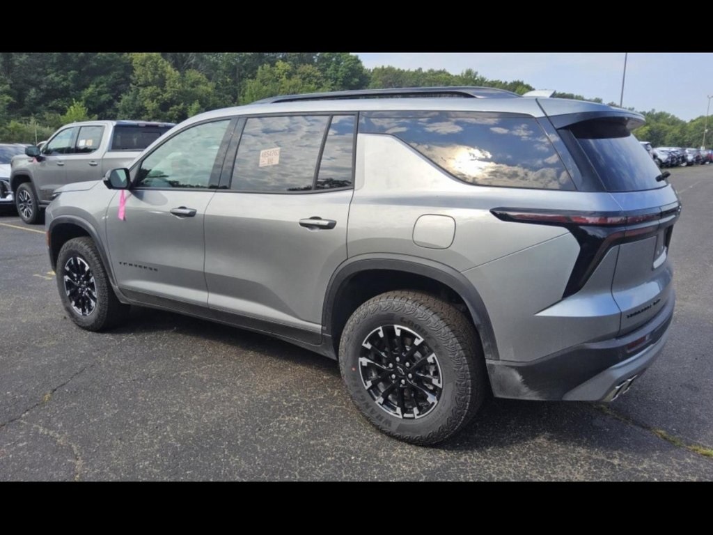 2024 Chevrolet Traverse Z71 photo 3