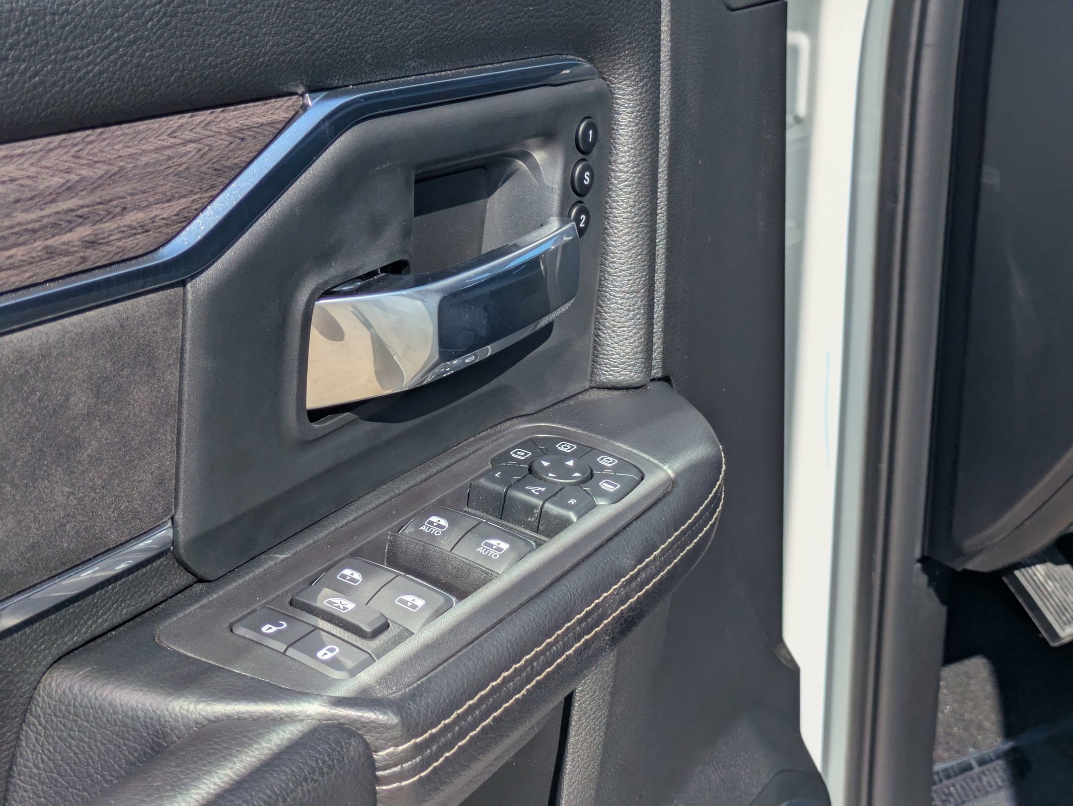 2026 Ram 2500 Laramie photo 12