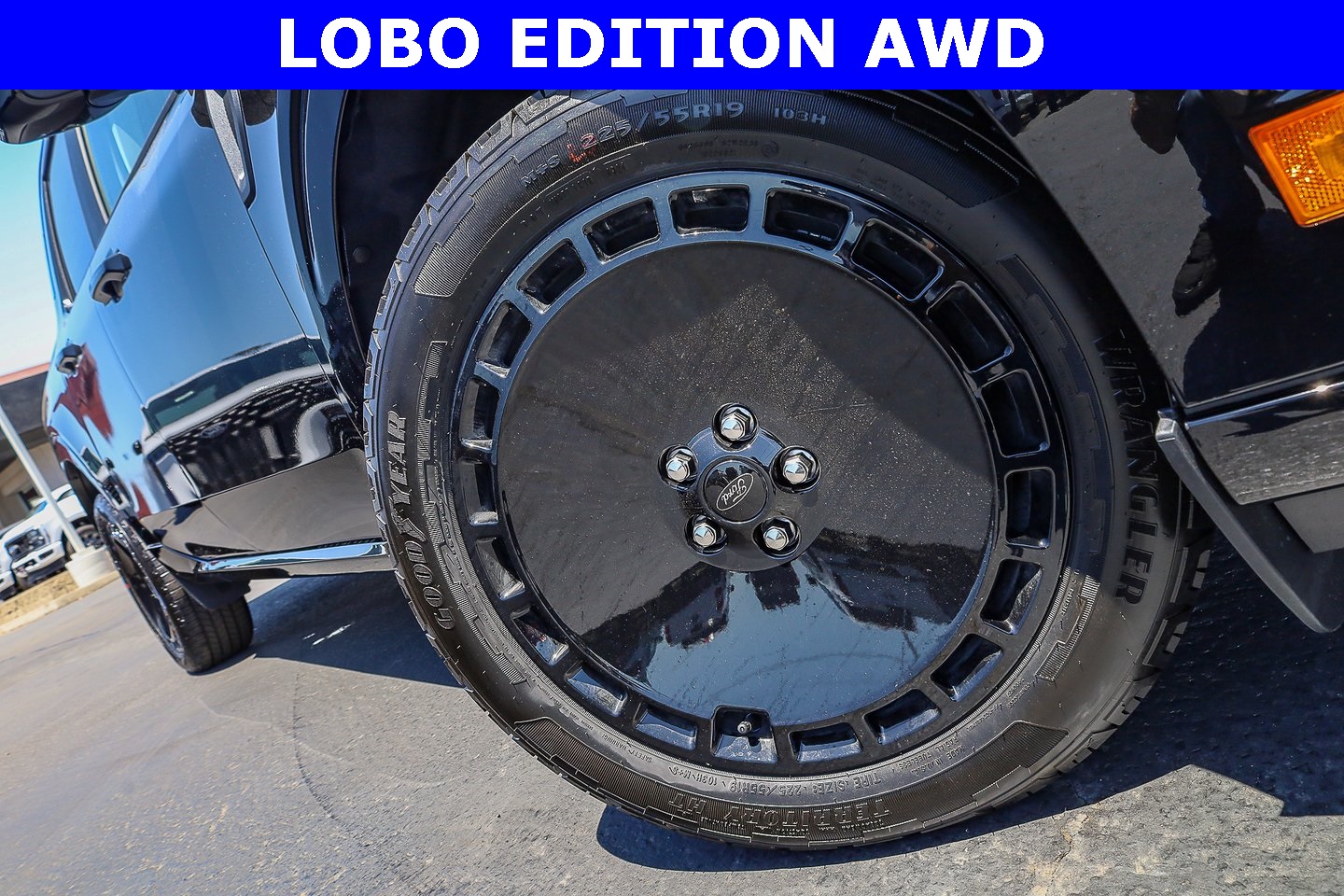 2025 Ford Maverick photo 2