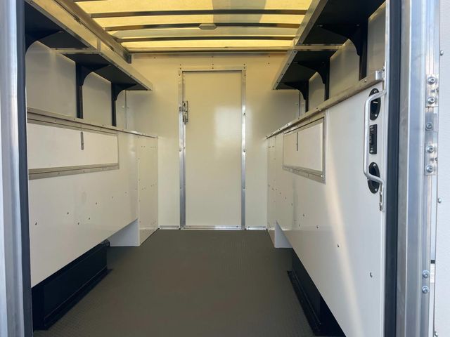 2025 Ford E-350 Base photo 4