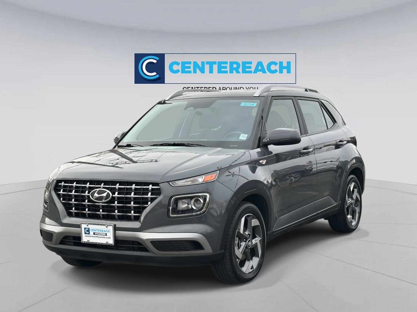 2025 Hyundai Venue SEL's photo