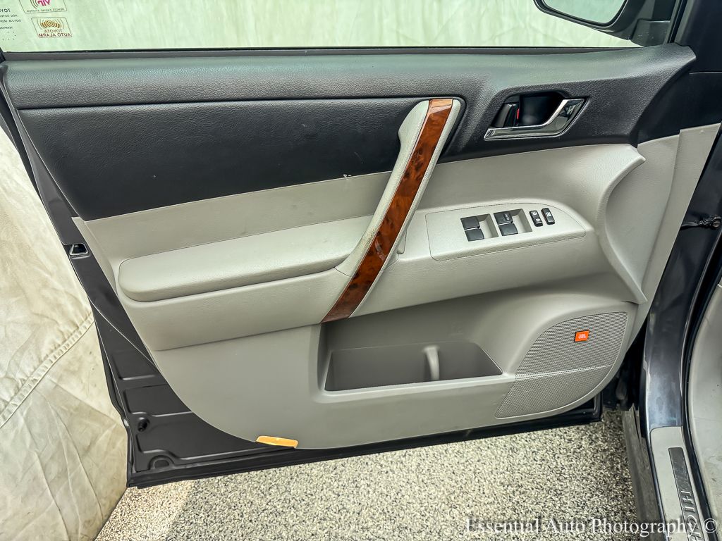 2013 TOYOTA HIGHLANDER - Image 23