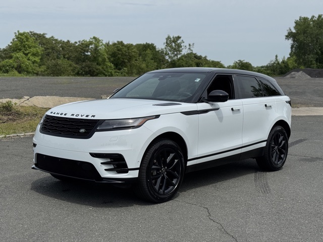 2026 Land Rover Range Rover Velar Dynamic SE's photo
