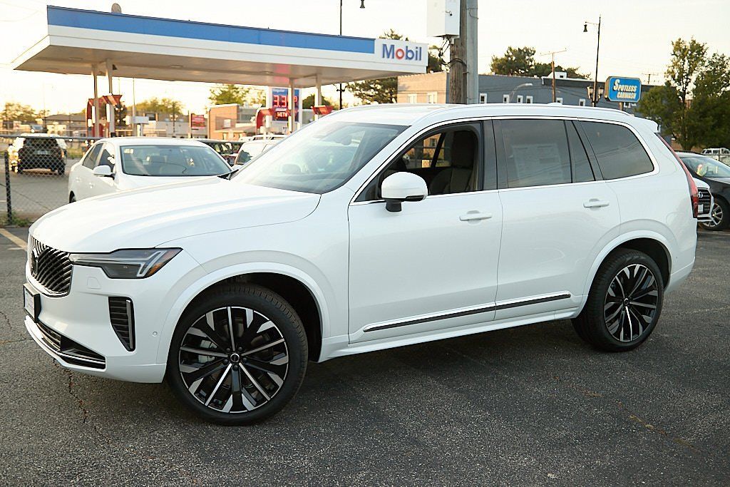 2026 VOLVO XC90 - Image 2
