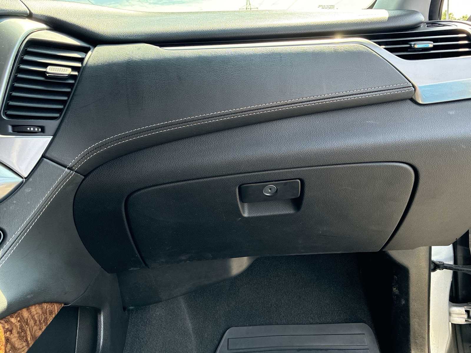 2020 Chevrolet Suburban Premier photo 30