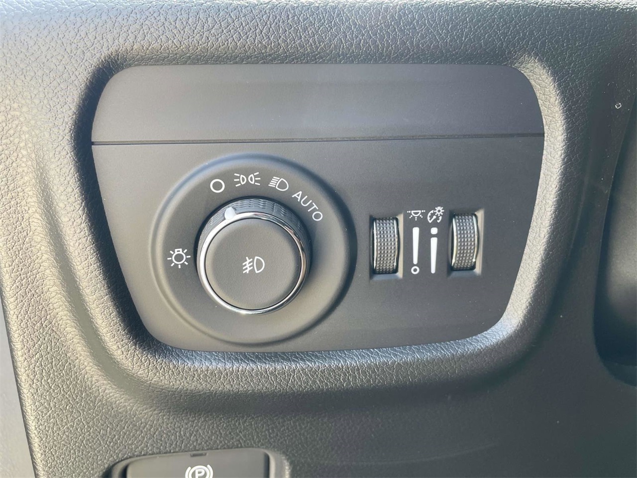 2025 Jeep Grand Cherokee L Summit photo 9