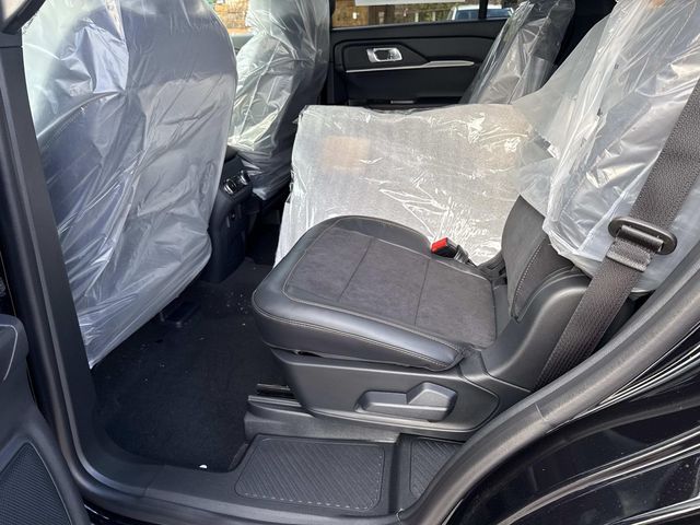 2026 Ford Explorer photo 4