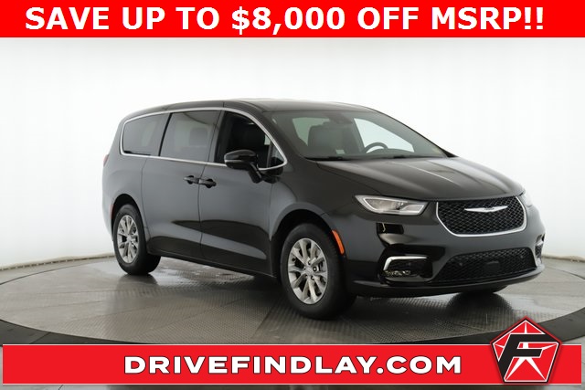 2026 Chrysler Pacifica Select's photo