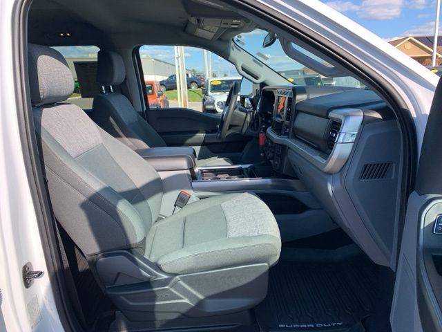 2024 Ford F-350 photo 25