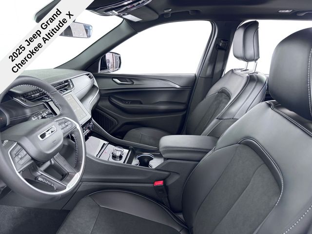 2025 Jeep Grand Cherokee Altitude X photo 17