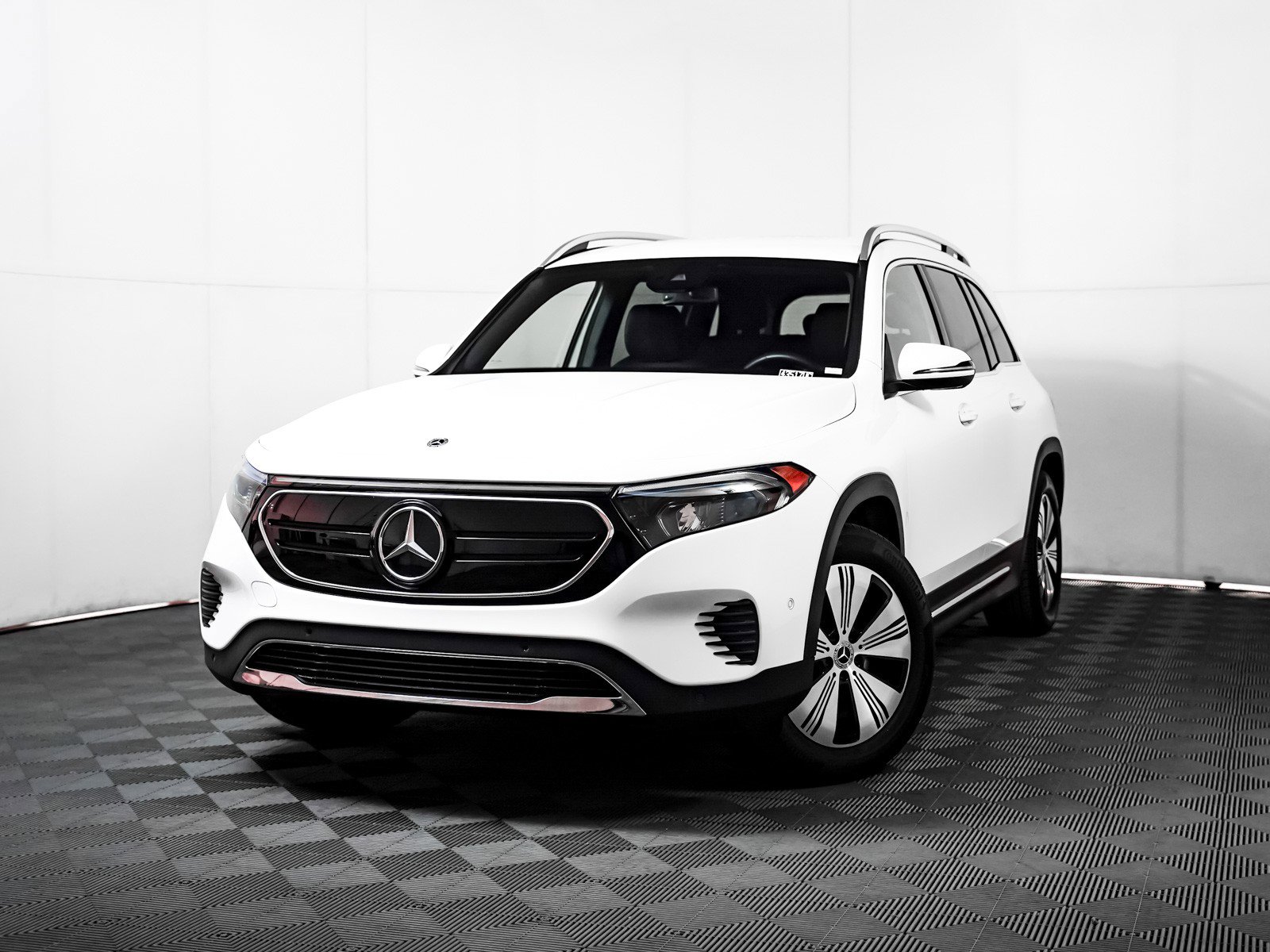 2023 Mercedes-Benz EQB Base's photo