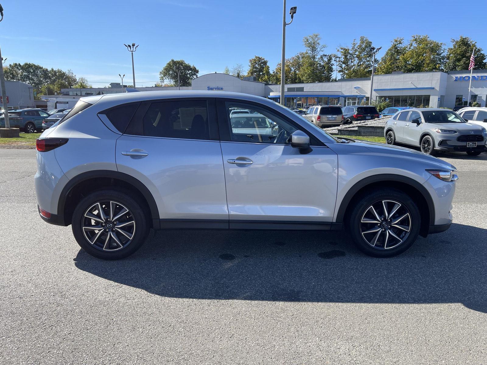 2018 Mazda CX-5 Touring photo 17