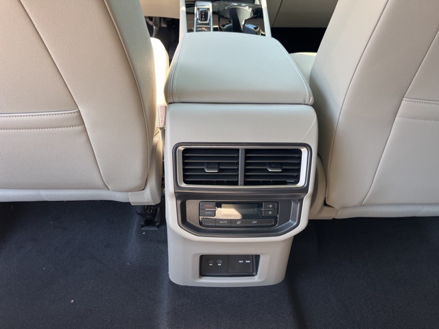 2026 Volkswagen Atlas SE Technology photo 14