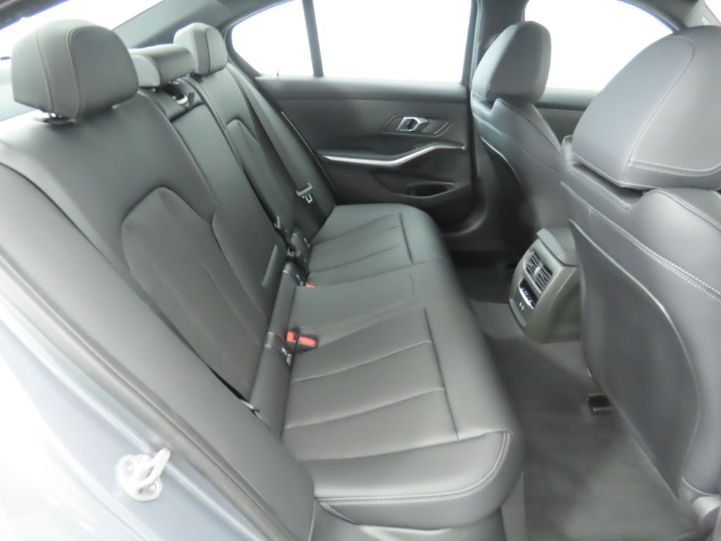 2025 Bmw 330i photo 22