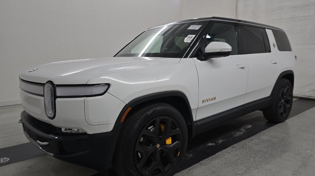 2024 Rivian R1S Adventure
