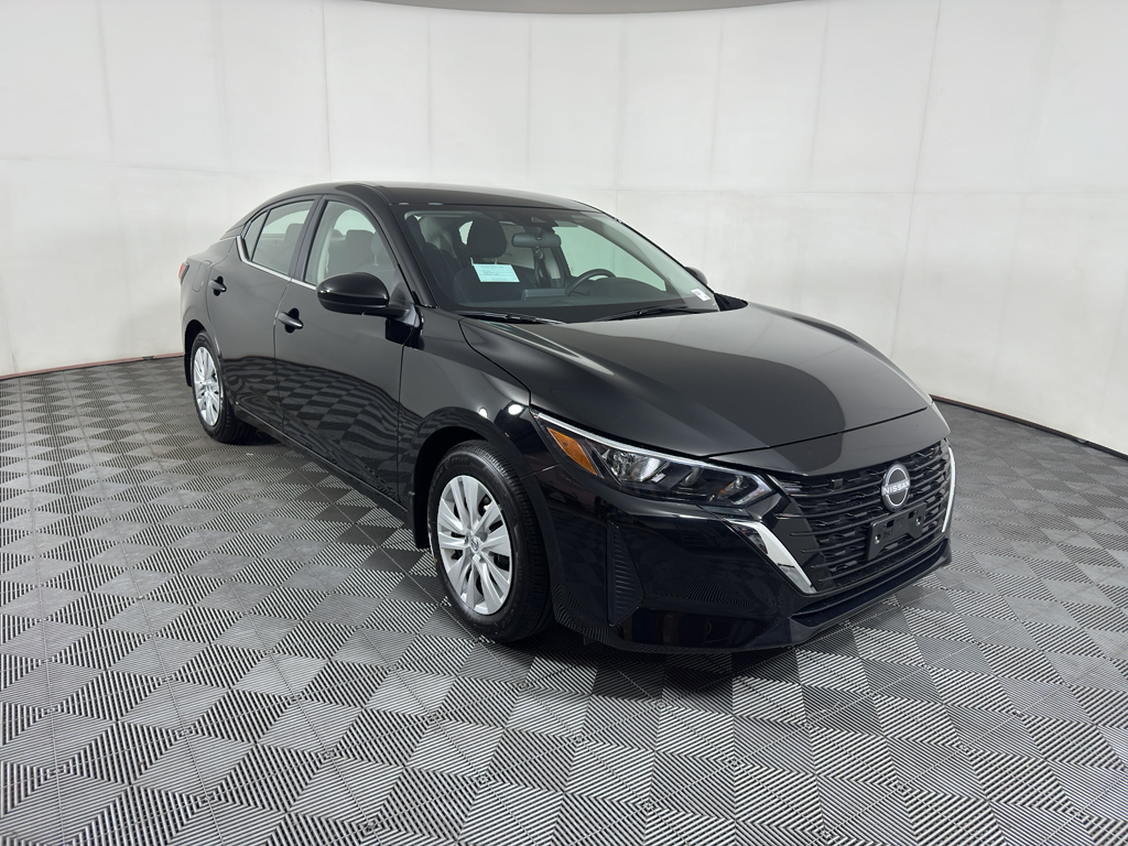 2025 Nissan Sentra S's photo