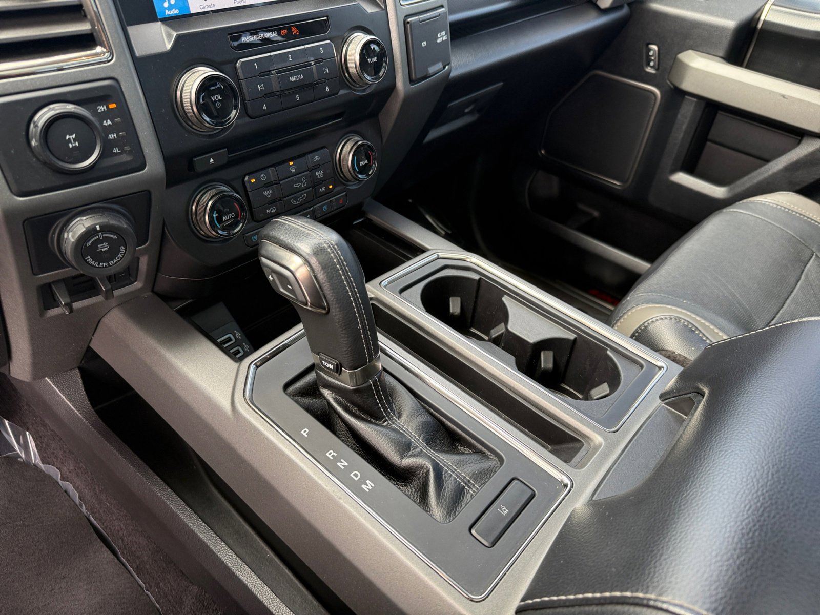 2017 Ford F-150 Raptor photo 13