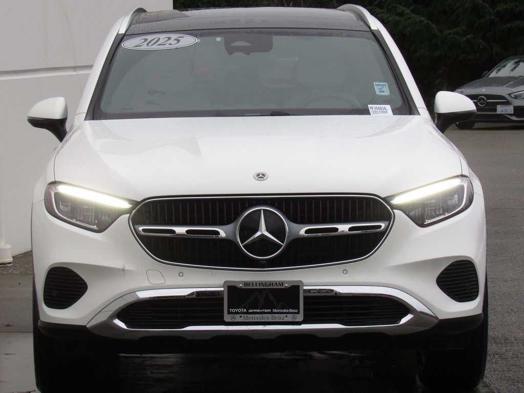 2025 Mercedes Benz GLC 300 4MATIC photo 3