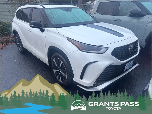 2021 Toyota Highlander XSE's photo