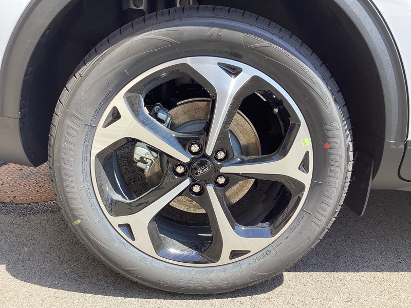 2025 Ford Escape Hybrid ST-Line Select photo 9