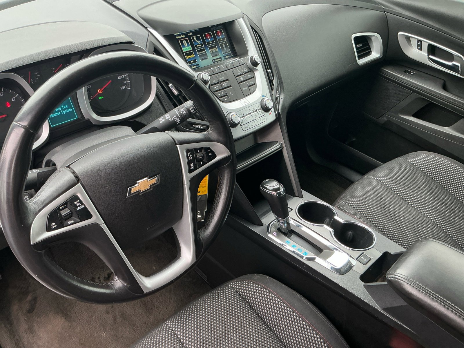 2017 Chevrolet Equinox LT photo 11