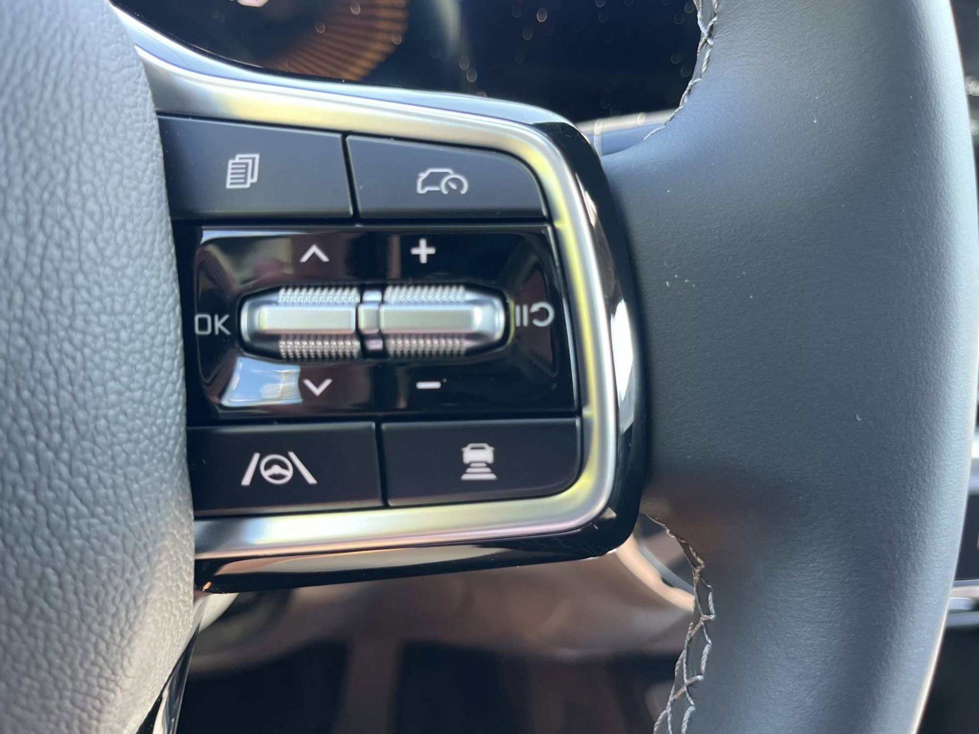 2025 Kia Sorento Hybrid EX photo 26
