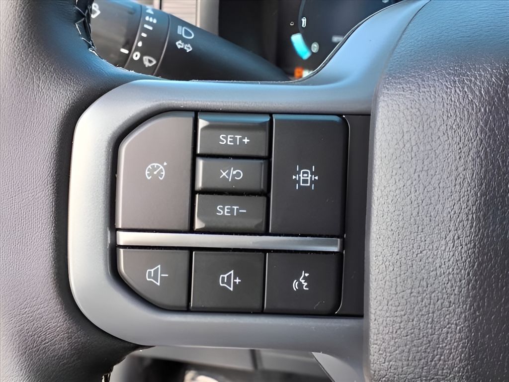 2025 Ford F-150 XLT photo 16