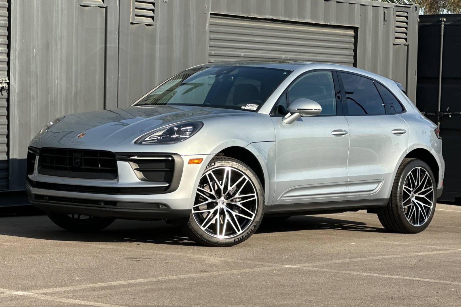 2025 Porsche Macan T