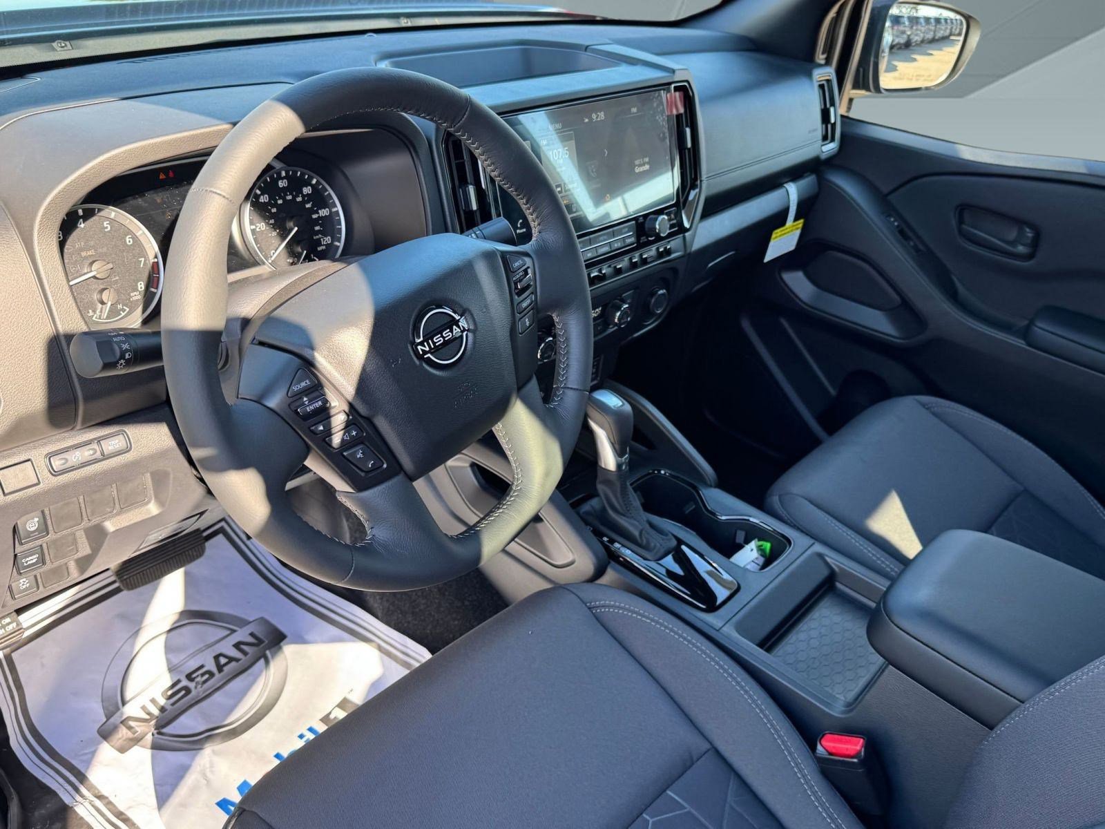 2026 Nissan Frontier SV photo 3