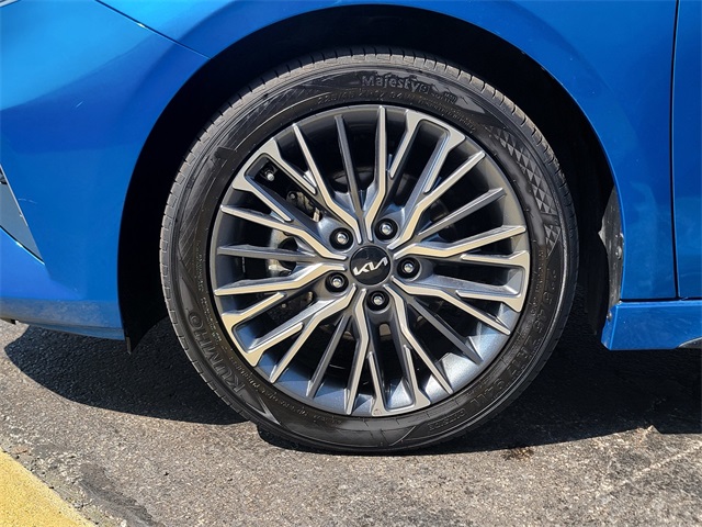 2023 Kia Forte GT-Line photo 12