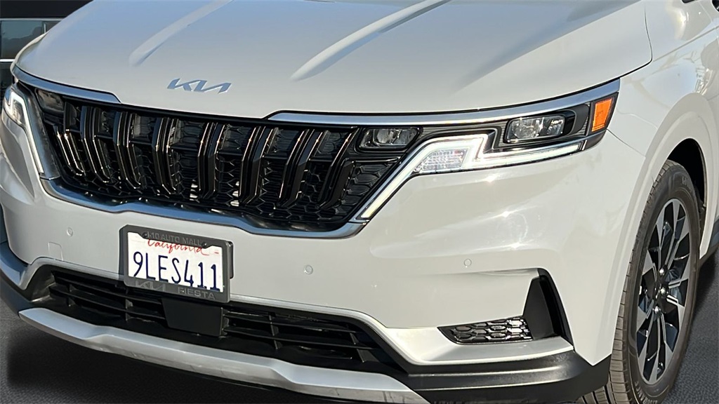2024 Kia Carnival EX photo 2