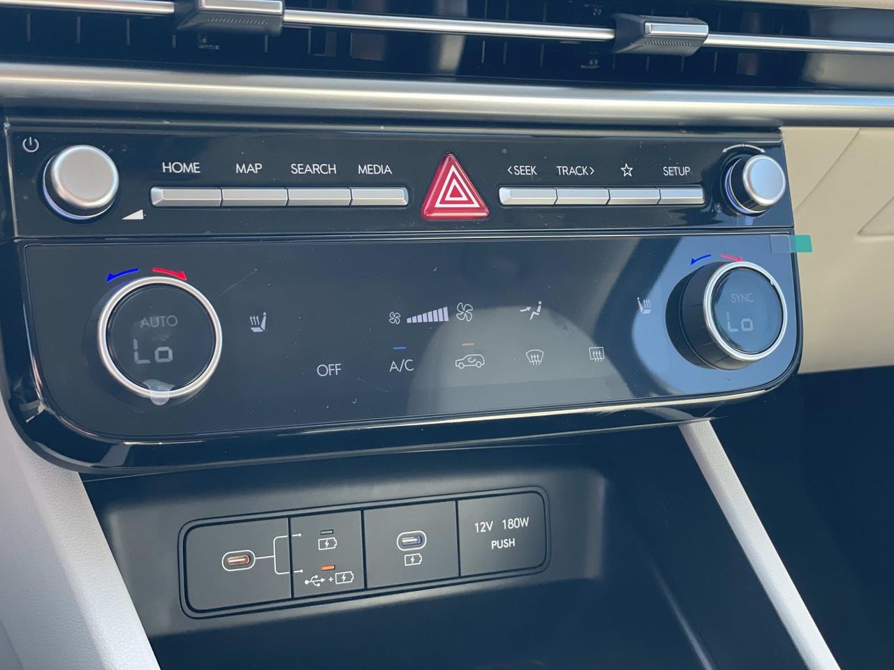 2026 Hyundai Tucson SEL photo 12