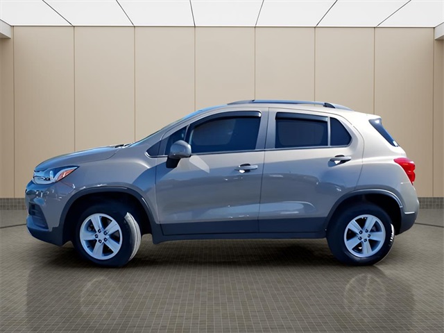 2022 Chevrolet Trax LT photo 2