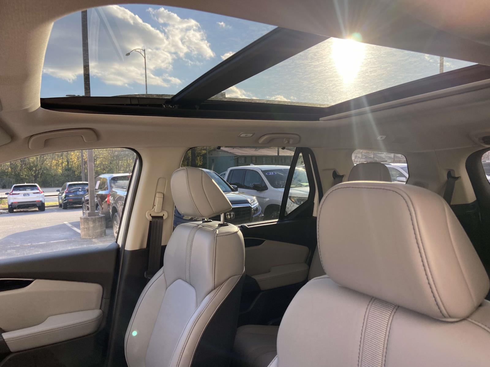 2025 Honda Pilot Touring photo 4