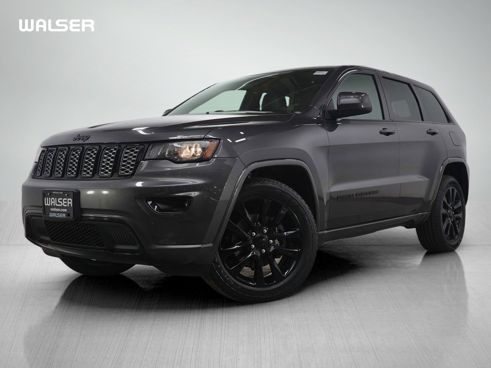 2017 Jeep Grand Cherokee Altitude's photo